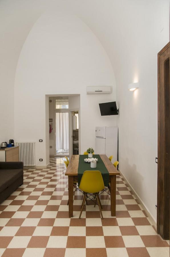 Palazzo Italia Apartments Bari Exterior foto